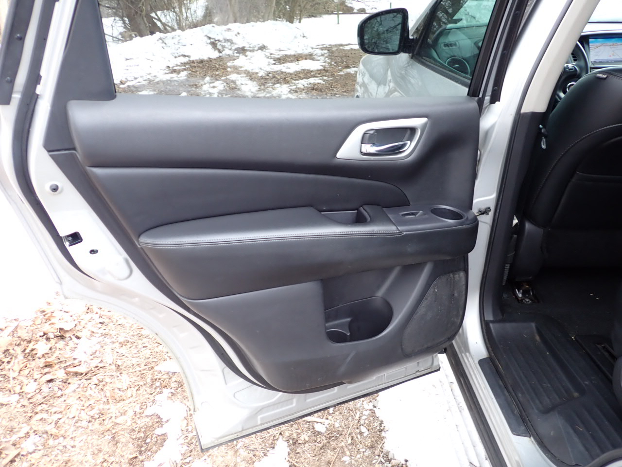 Nissan Pathfinder SV 4WD 2015