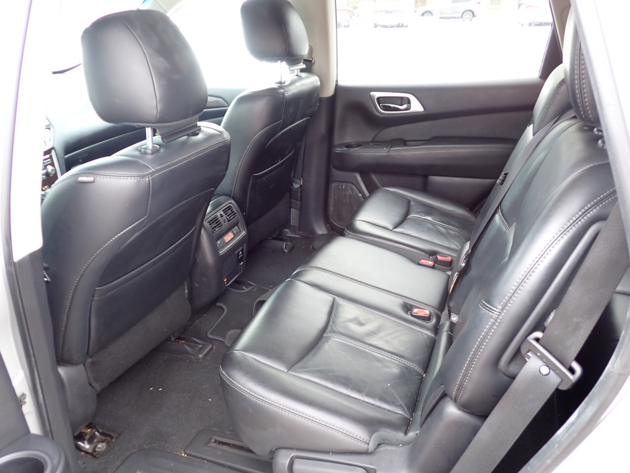 Nissan Pathfinder SV 4WD 2015