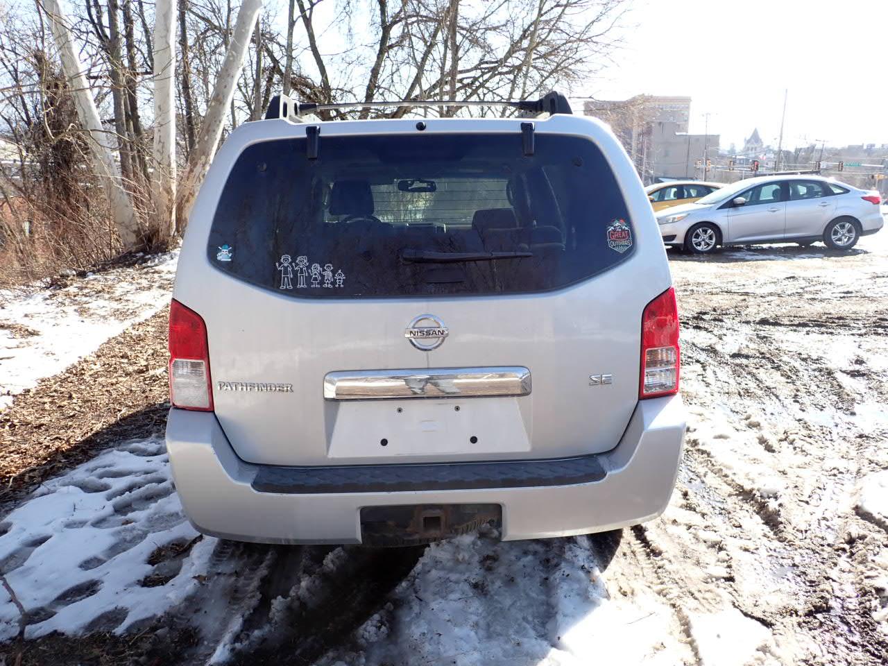 Nissan Pathfinder LE 4WD 2006