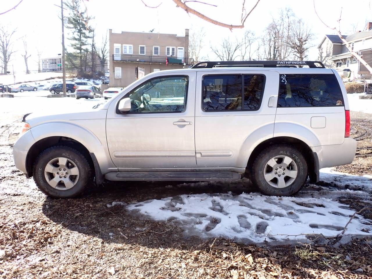 Nissan Pathfinder LE 4WD 2006