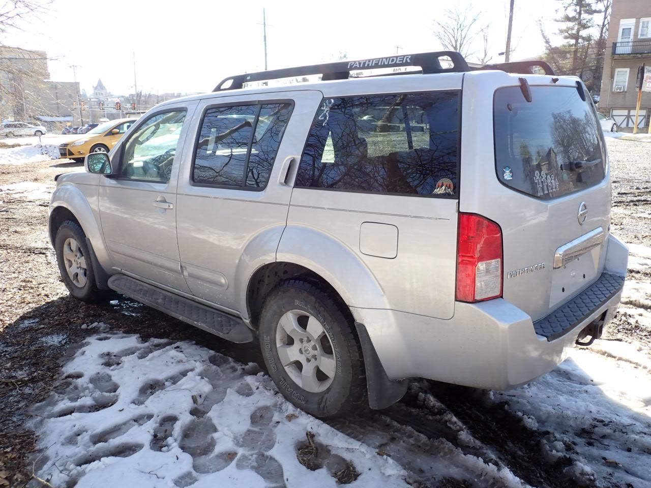 Nissan Pathfinder LE 4WD 2006