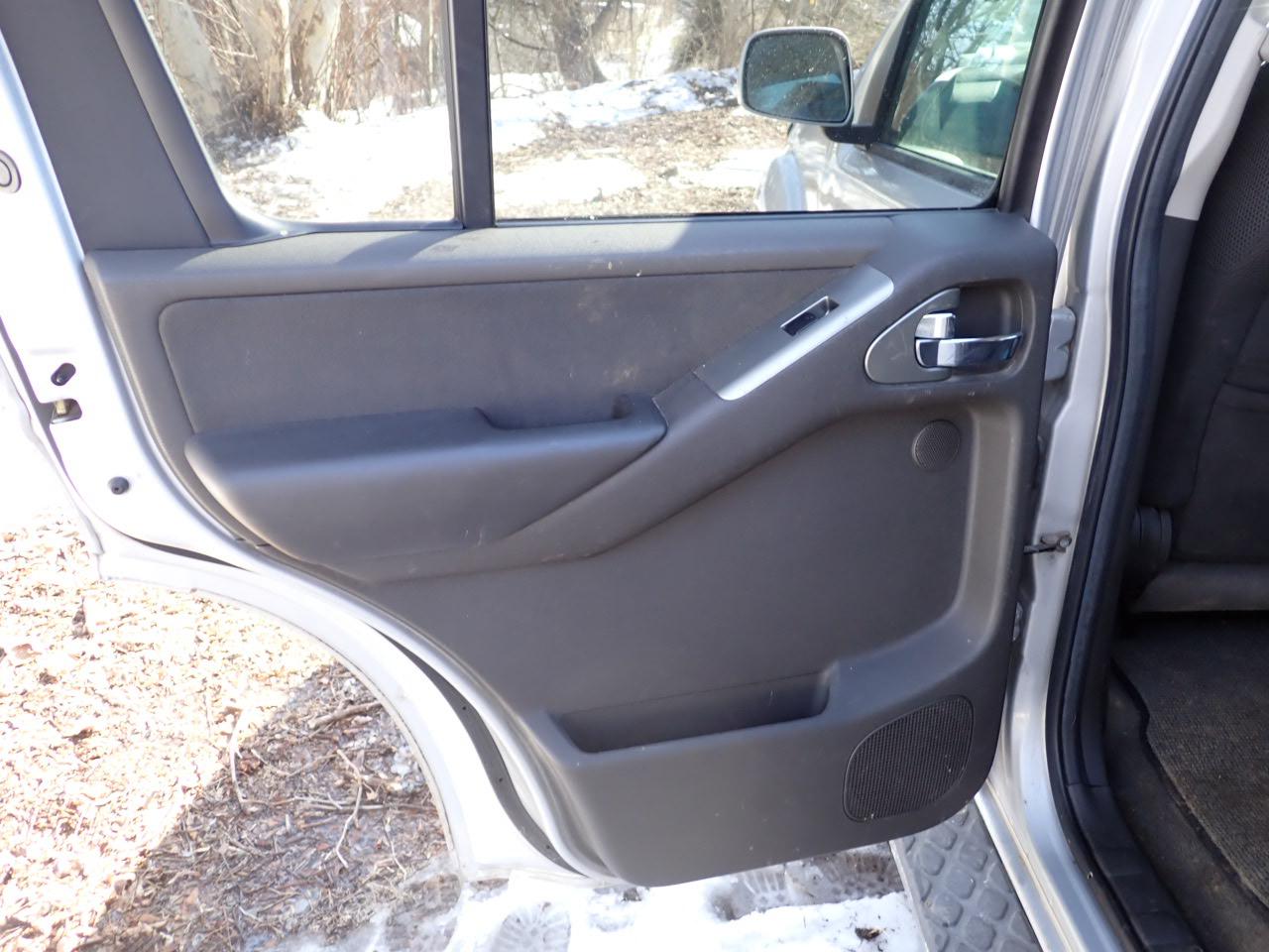 Nissan Pathfinder LE 4WD 2006