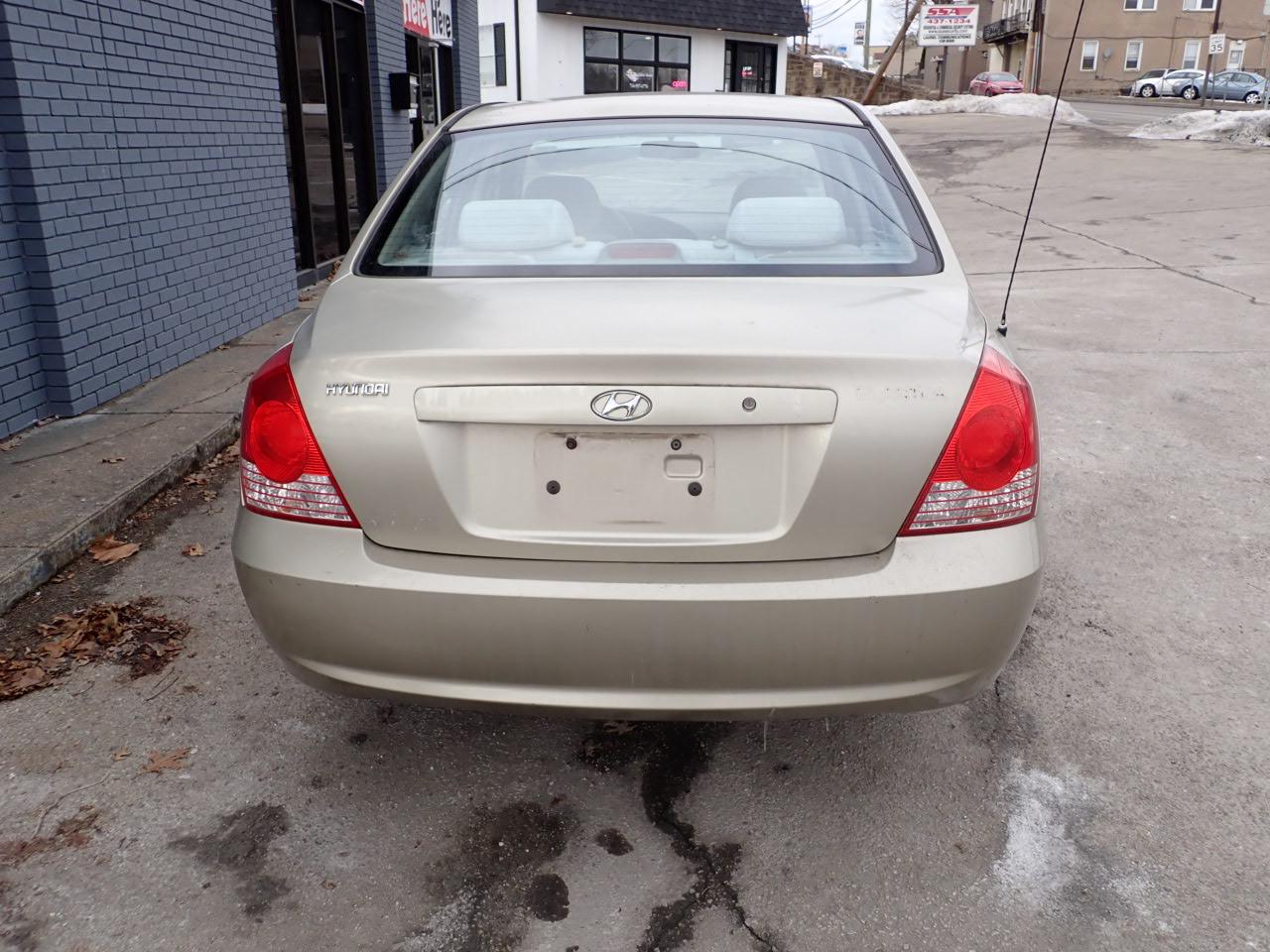 Hyundai Elantra GLS 4-Door 2005