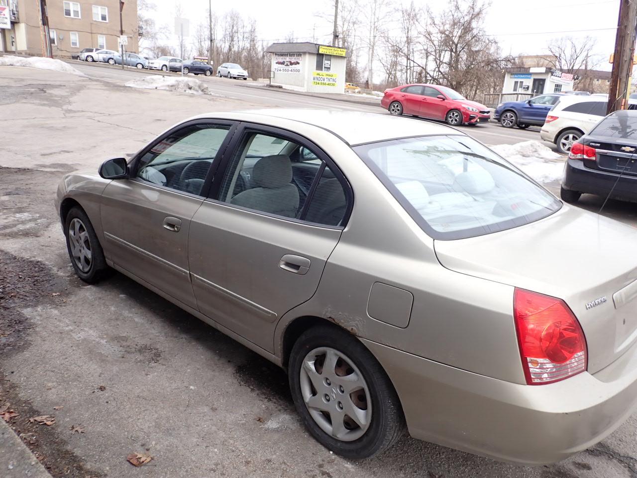 Hyundai Elantra GLS 4-Door 2005