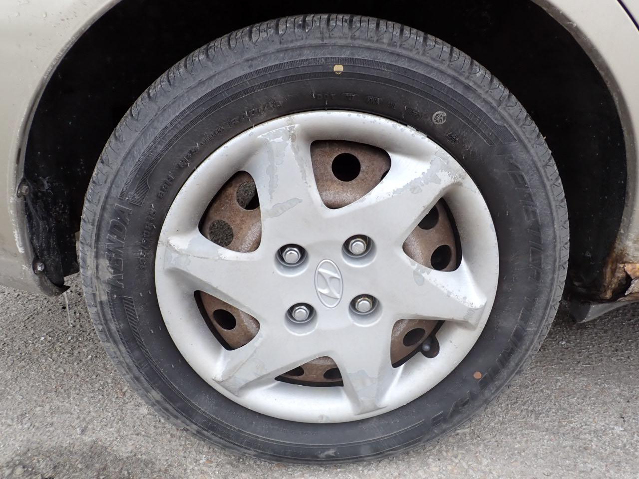 Hyundai Elantra GLS 4-Door 2005