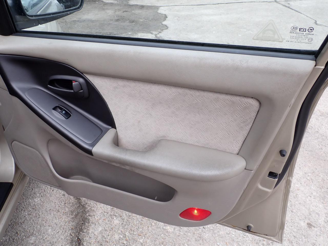 Hyundai Elantra GLS 4-Door 2005