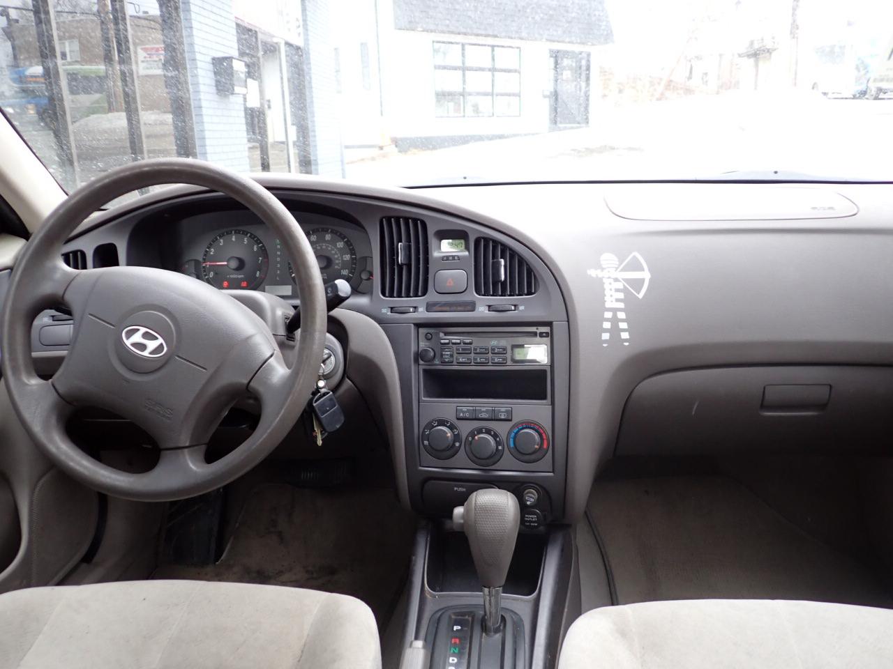 Hyundai Elantra GLS 4-Door 2005