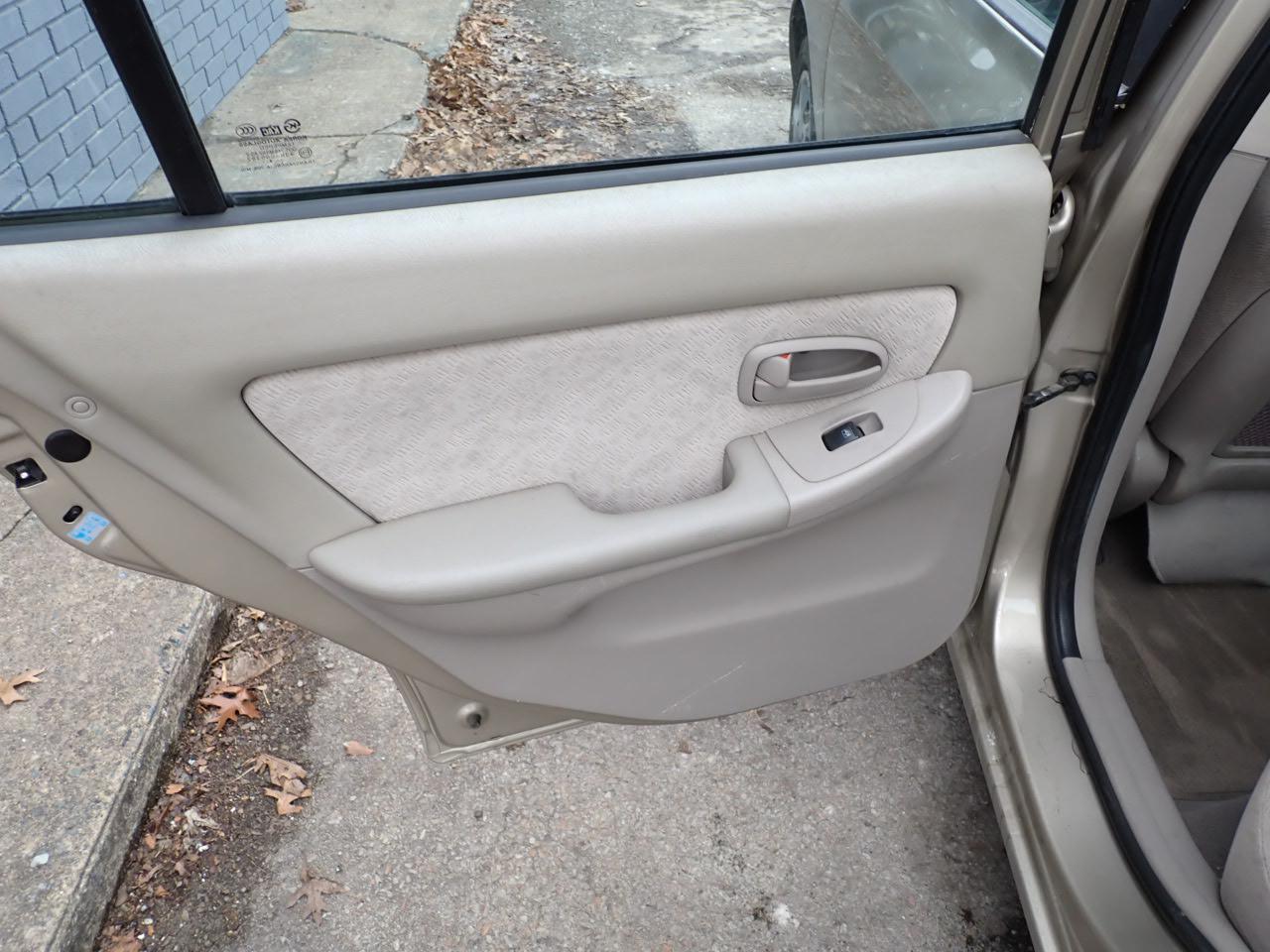 Hyundai Elantra GLS 4-Door 2005