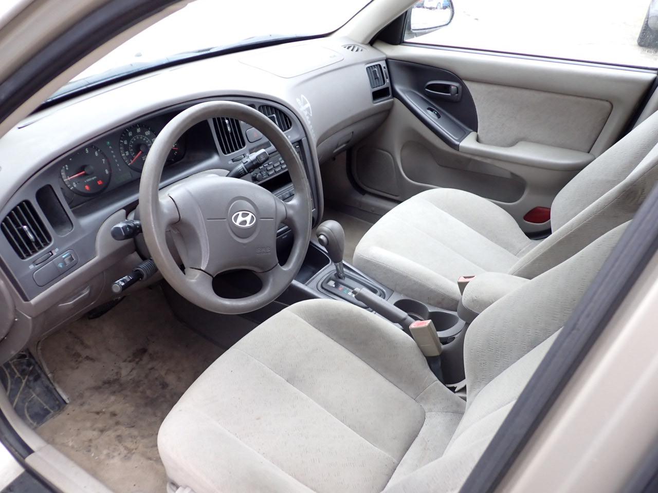 Hyundai Elantra GLS 4-Door 2005