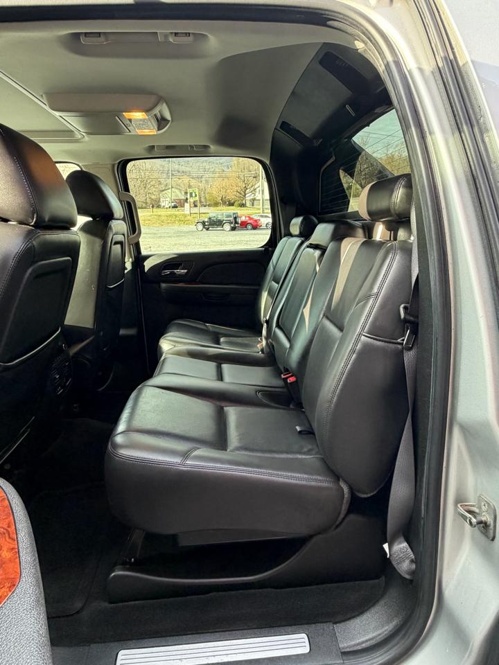 Chevrolet Avalanche LTZ 4WD 2011