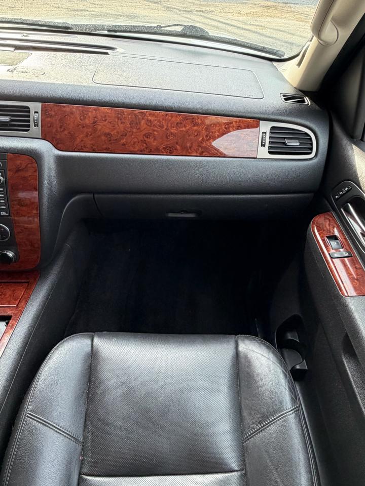 Chevrolet Avalanche LTZ 4WD 2011