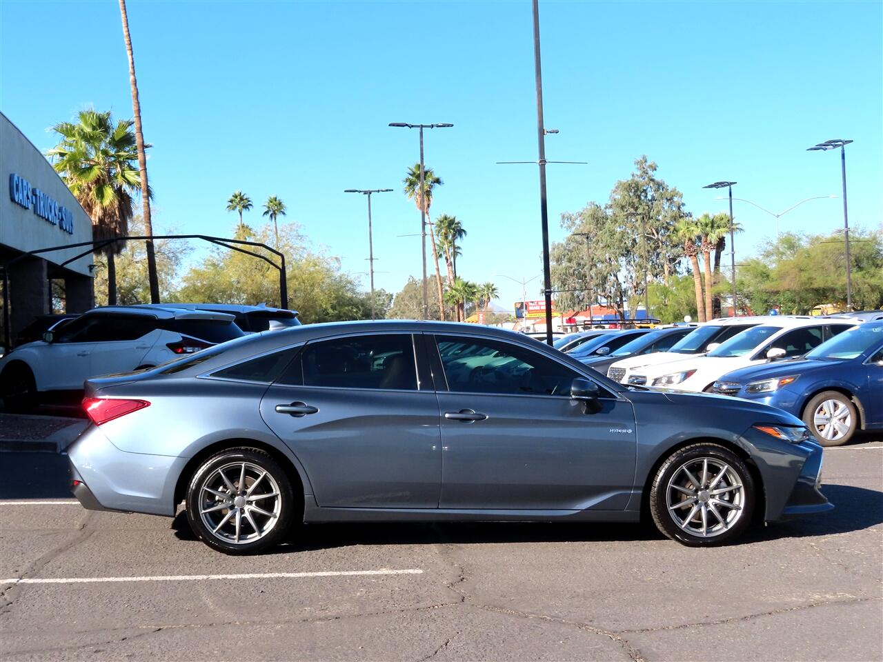 Toyota Avalon Hybrid  2020
