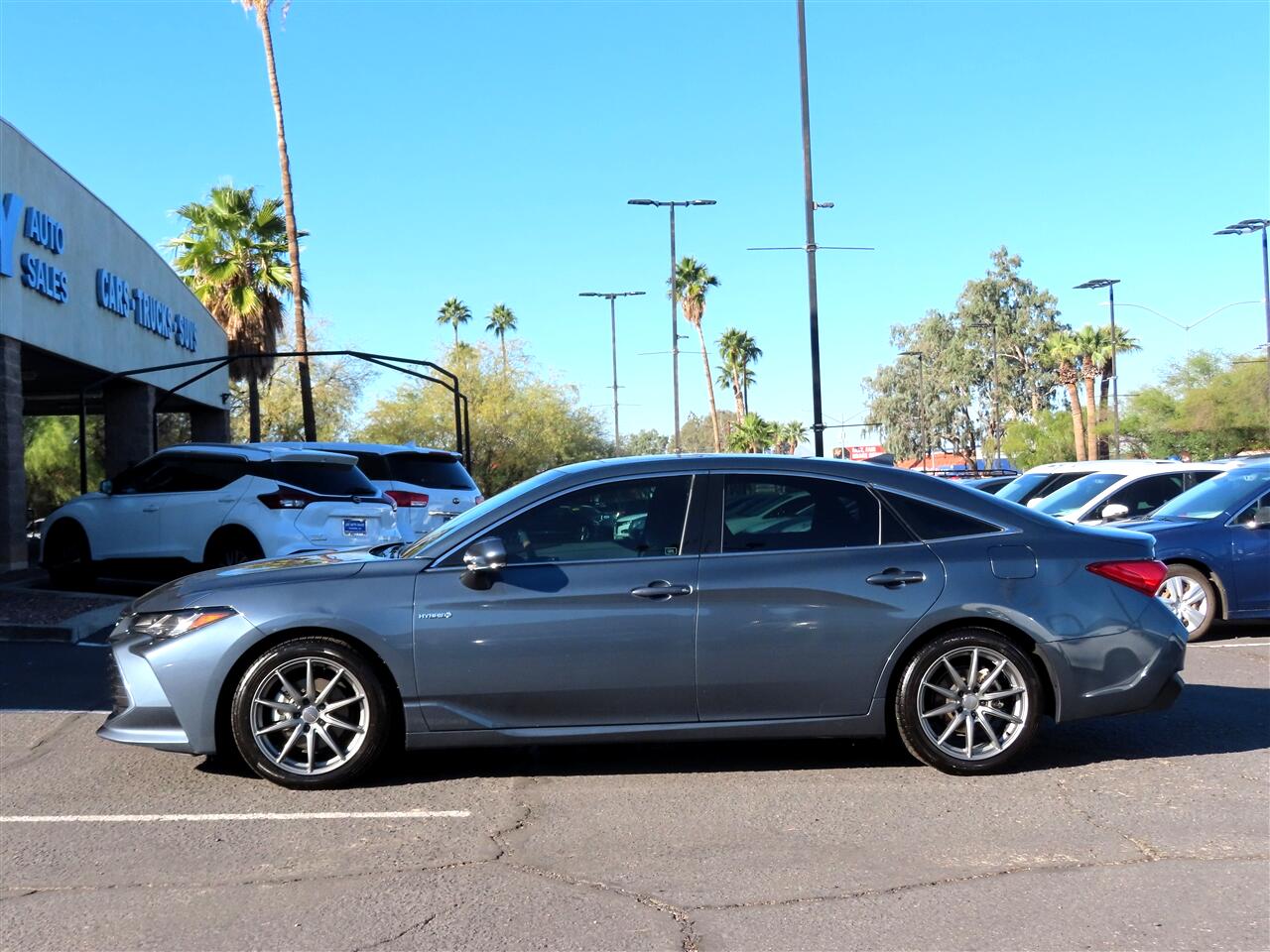 Toyota Avalon Hybrid  2020