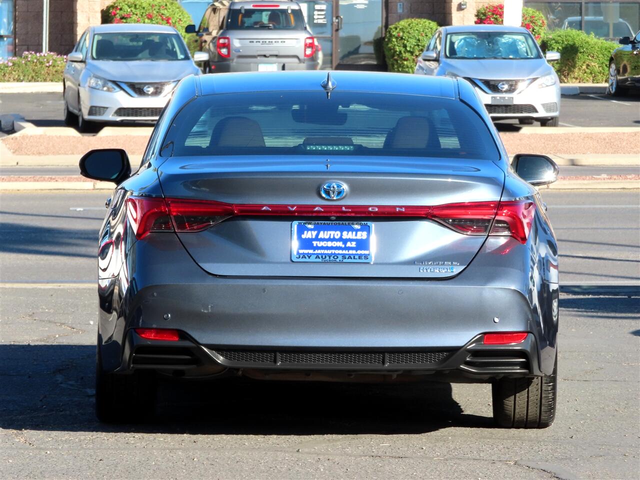 Toyota Avalon Hybrid  2020