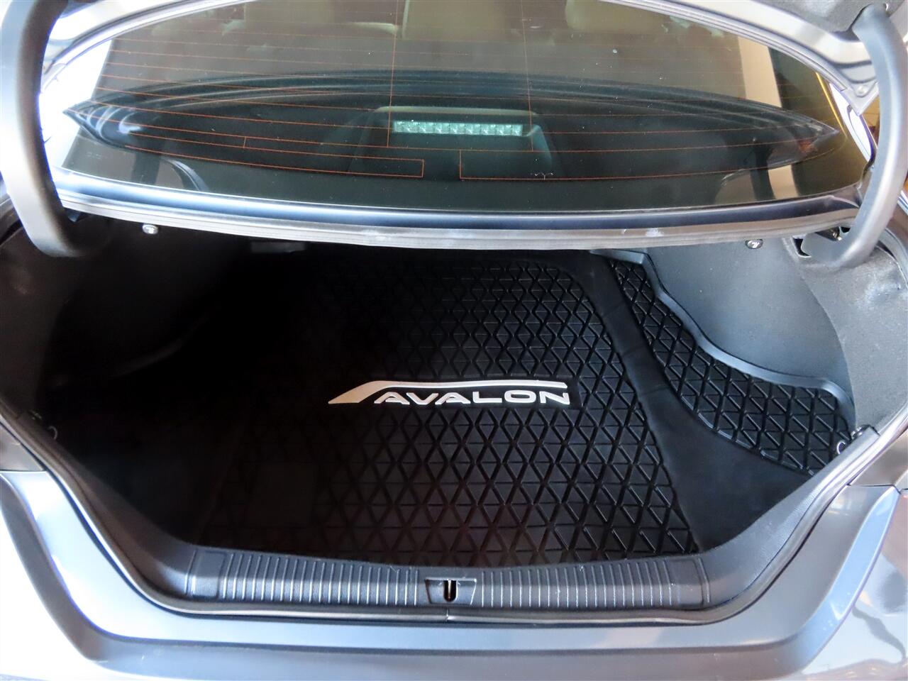 Toyota Avalon Hybrid  2020