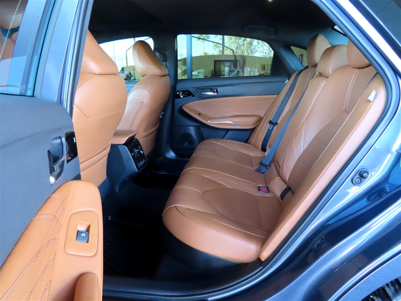 Toyota Avalon Hybrid  2020