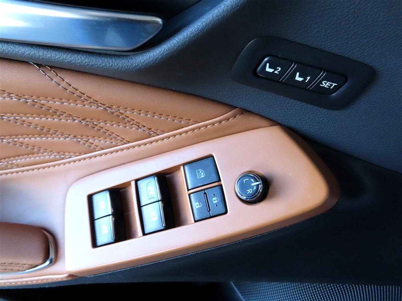 Toyota Avalon Hybrid  2020