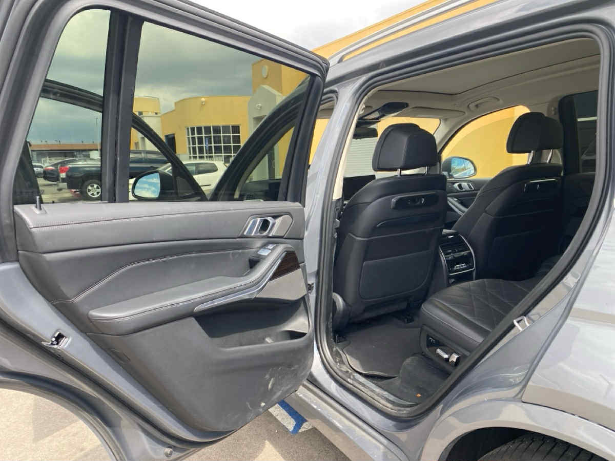 BMW X7 xDrive40i 2023
