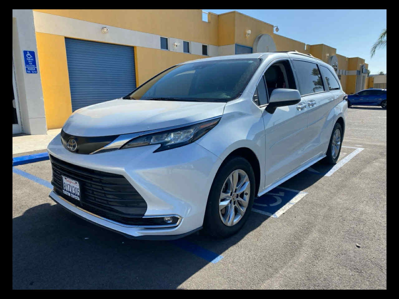Toyota Sienna XLE 7-Passenger 2022