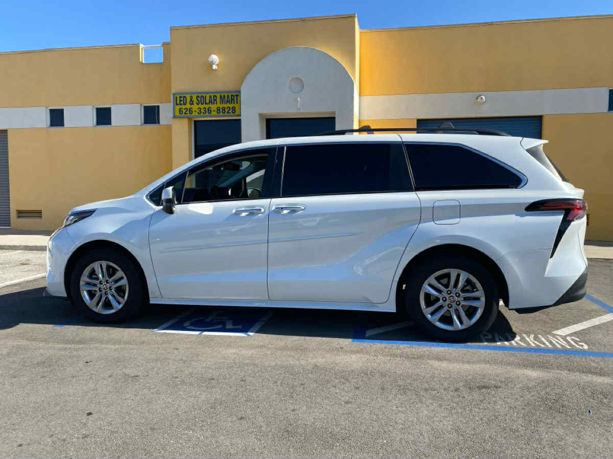 Toyota Sienna XLE 7-Passenger 2022
