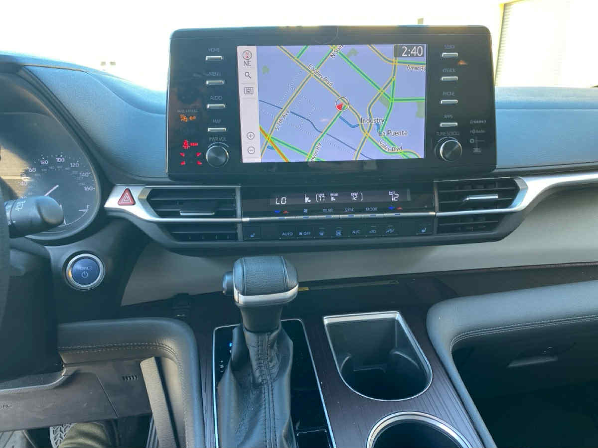 Toyota Sienna XLE 7-Passenger 2022