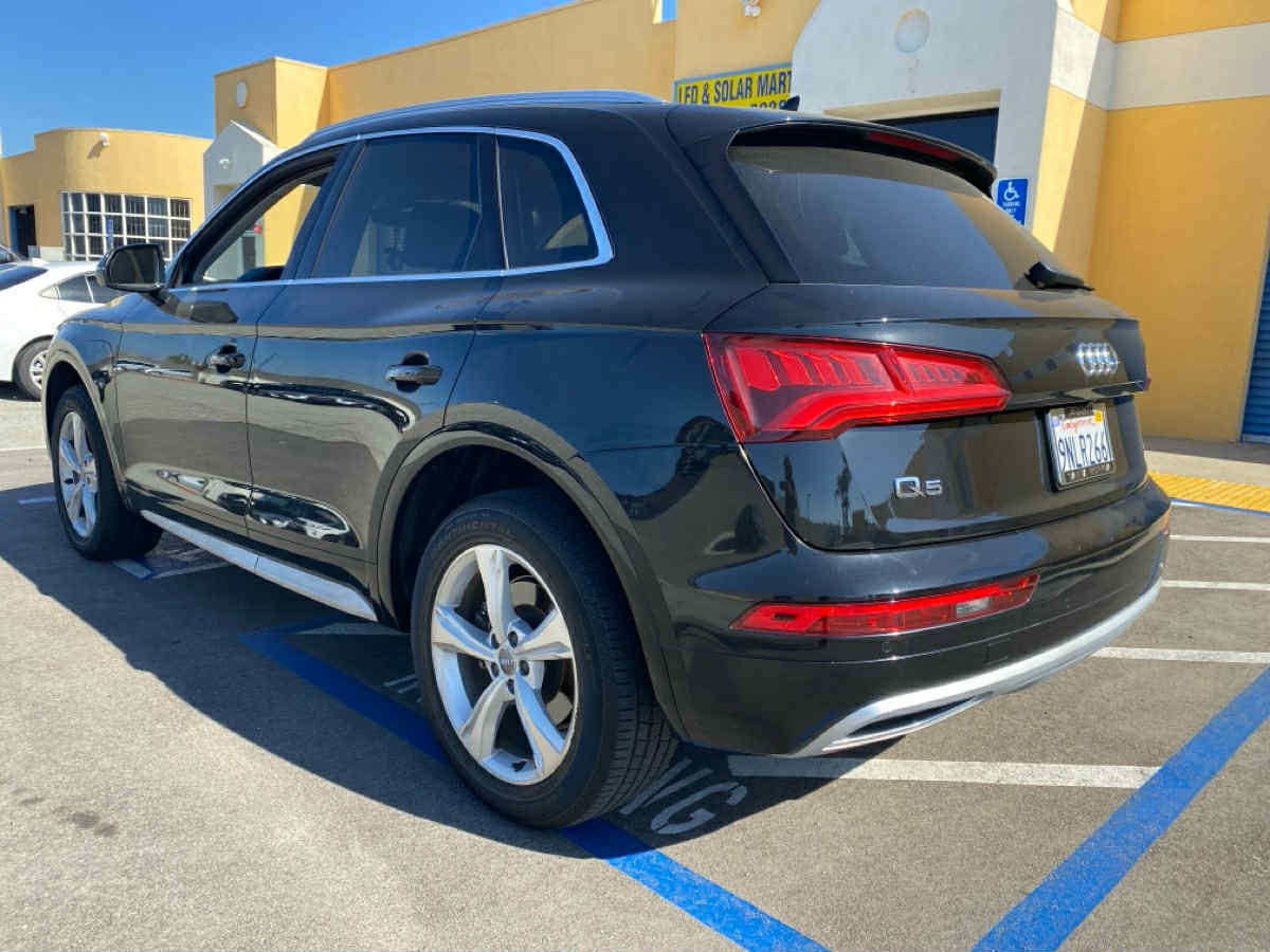 Audi Q5 2.0T Premium quattro 2020