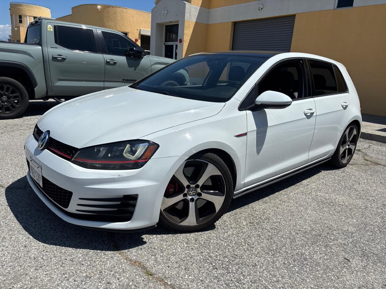 2017 Volkswagen Golf GTI SE 6A 4-Door