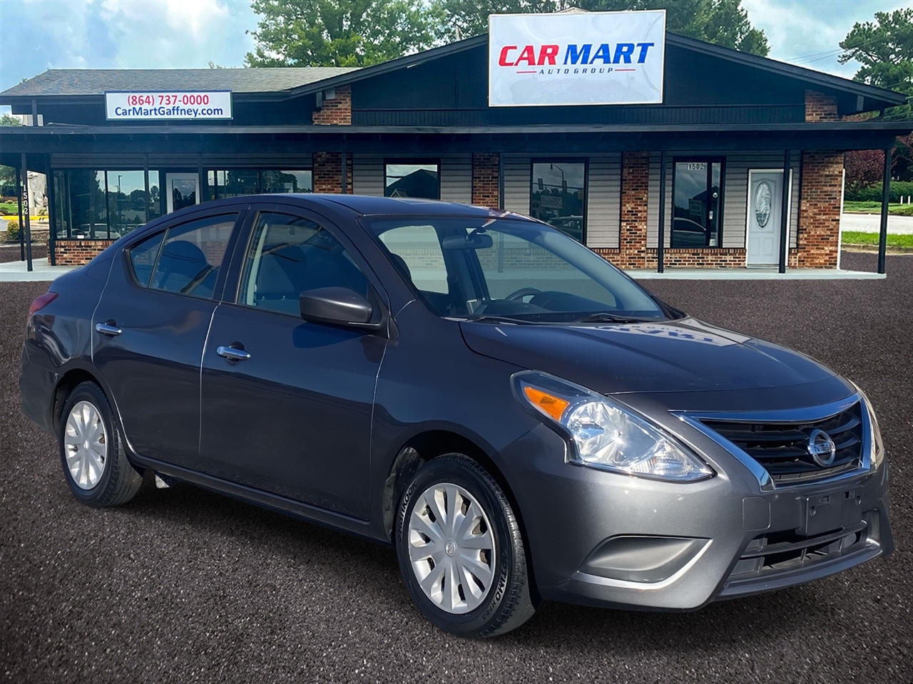 2017 Nissan Versa Sedan SV's photo