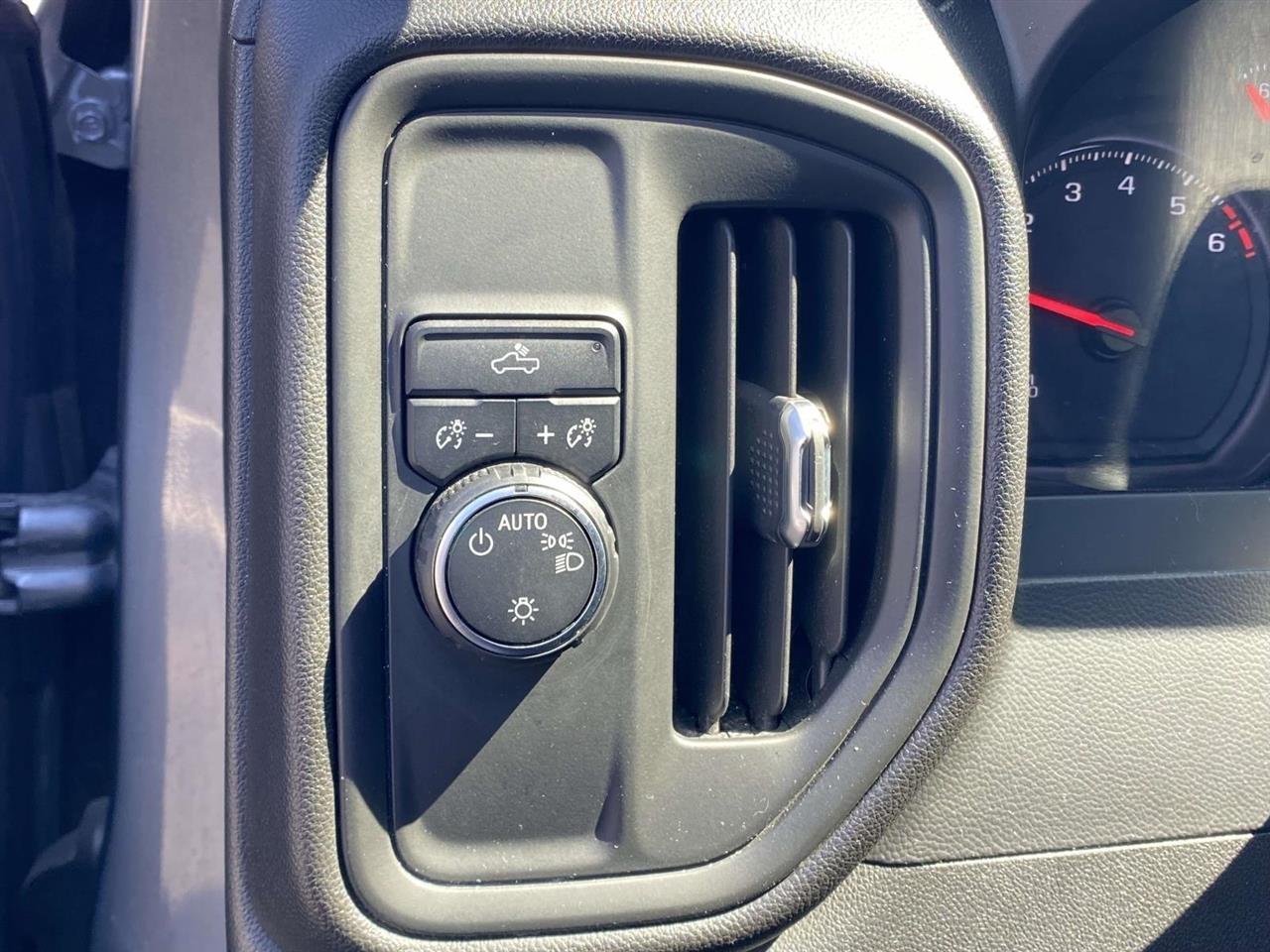 Chevrolet Silverado 1500  2021