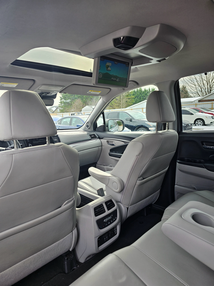 Honda Pilot EX-L w/Navigation and RES AWD 2019