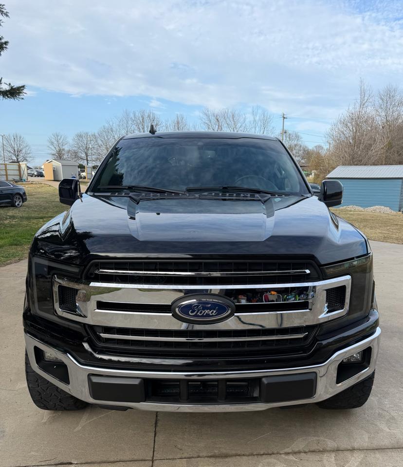 Ford F-150 2WD SuperCrew 145" Lariat 2019