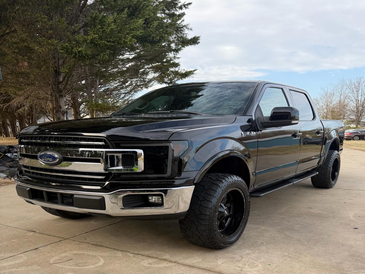 Ford F-150 2WD SuperCrew 145" Lariat 2019