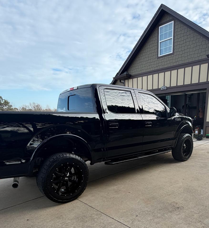 Ford F-150 2WD SuperCrew 145" Lariat 2019