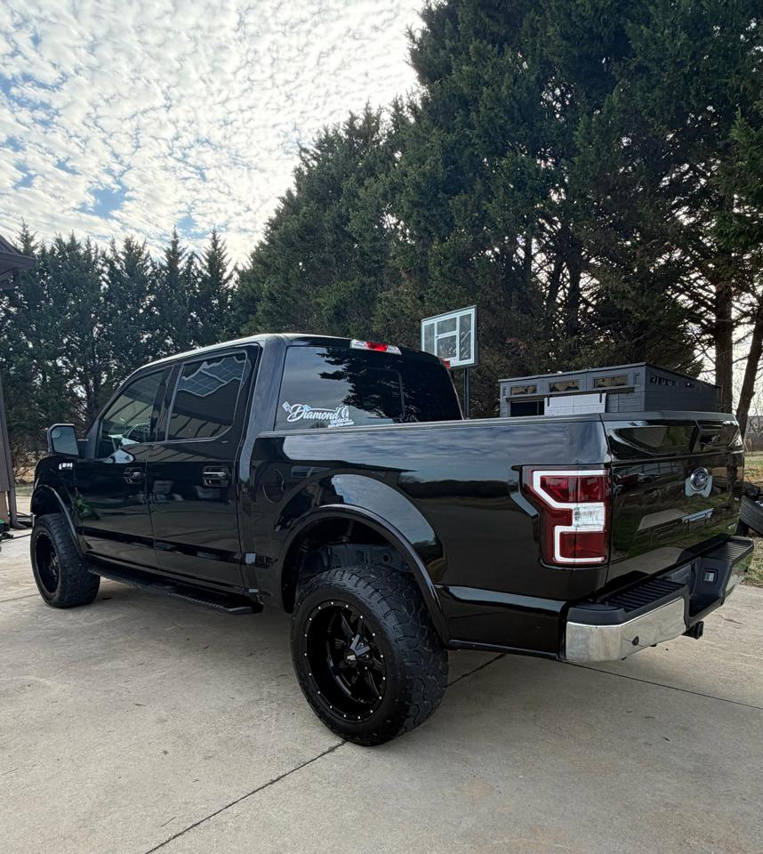 Ford F-150 2WD SuperCrew 145" Lariat 2019