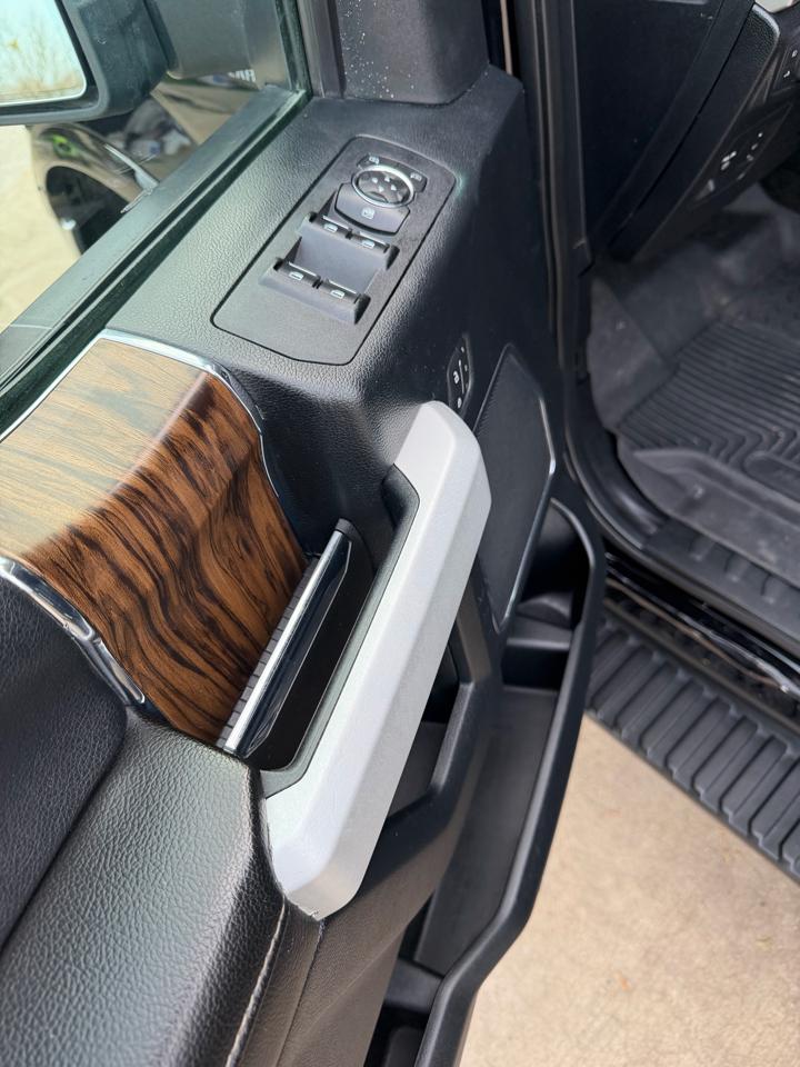 Ford F-150 2WD SuperCrew 145" Lariat 2019