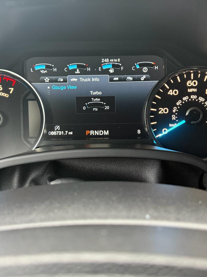 Ford F-150 2WD SuperCrew 145" Lariat 2019