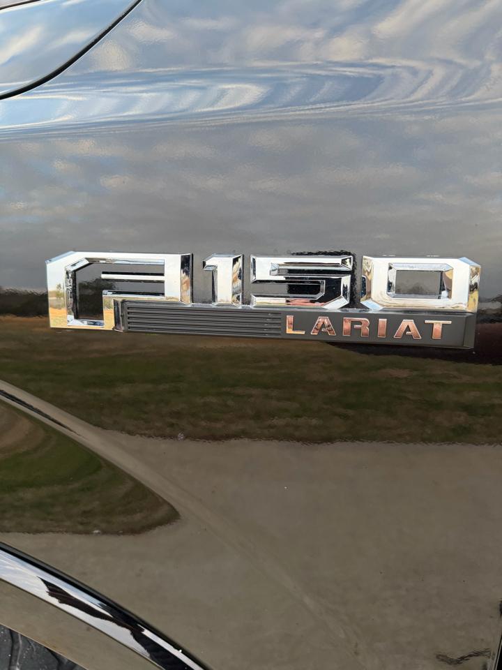 Ford F-150 2WD SuperCrew 145" Lariat 2019