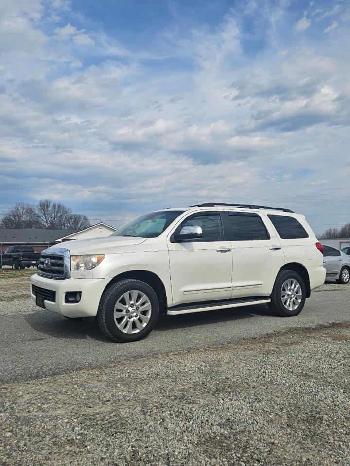 Toyota Sequoia Plantium 4WD FFV 2013