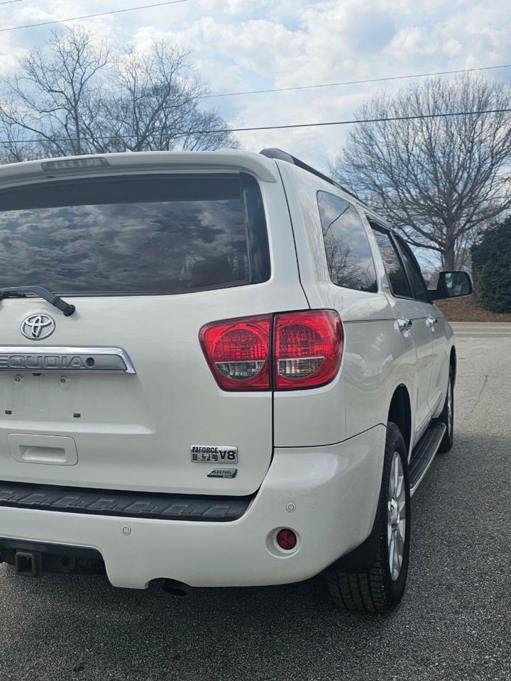 Toyota Sequoia Plantium 4WD FFV 2013