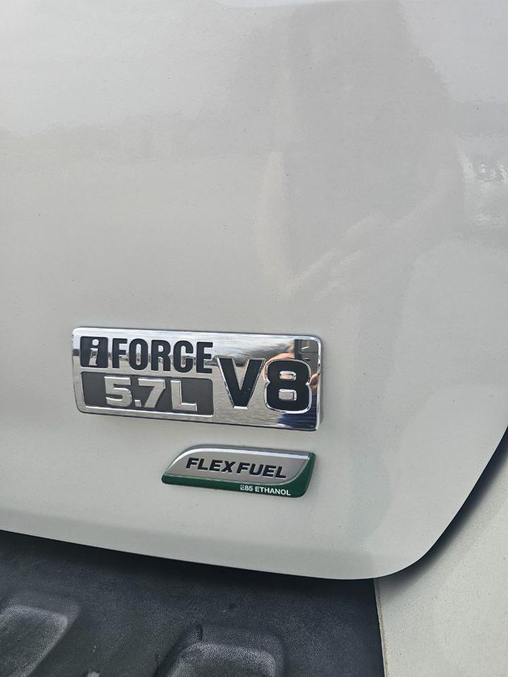 Toyota Sequoia Plantium 4WD FFV 2013