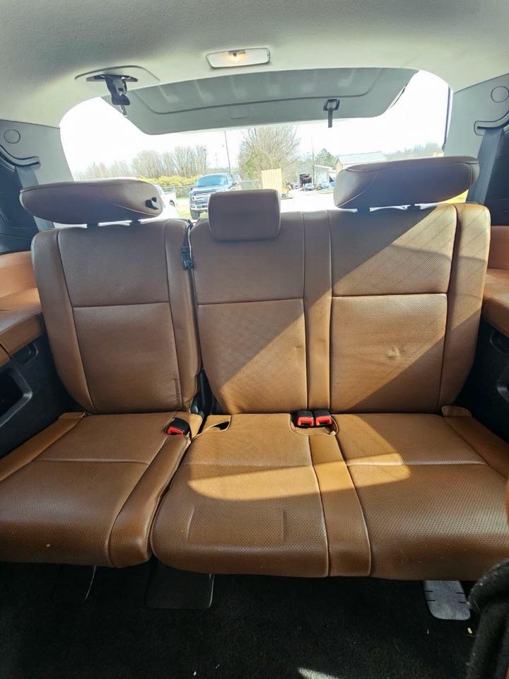 Toyota Sequoia Plantium 4WD FFV 2013