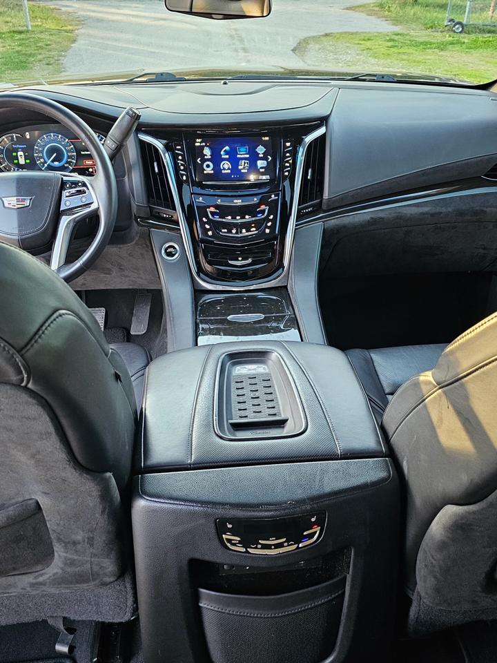 Cadillac Escalade Platinum 4WD 2017