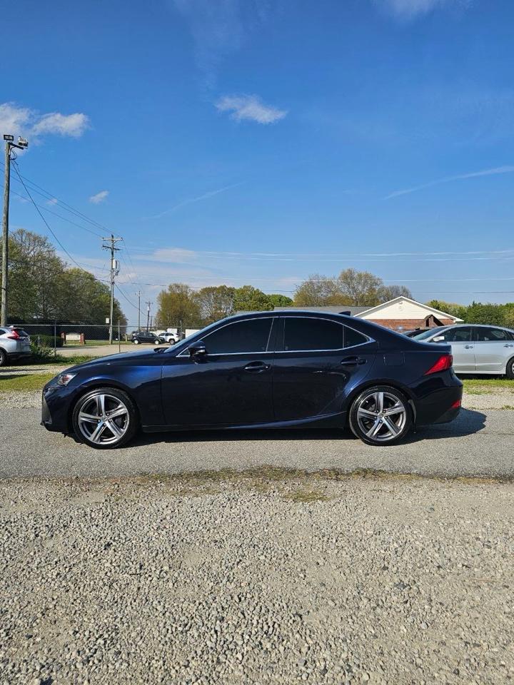 Lexus IS 300 RWD 2019