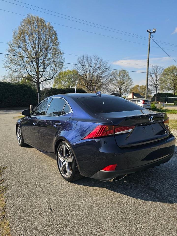 Lexus IS 300 RWD 2019