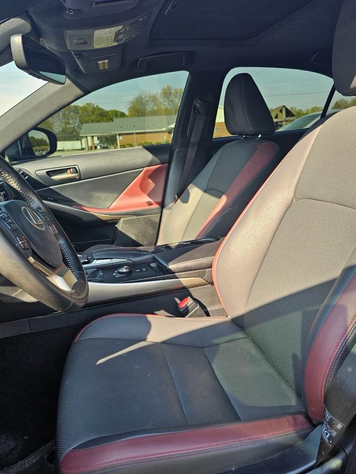 Lexus IS 300 RWD 2019
