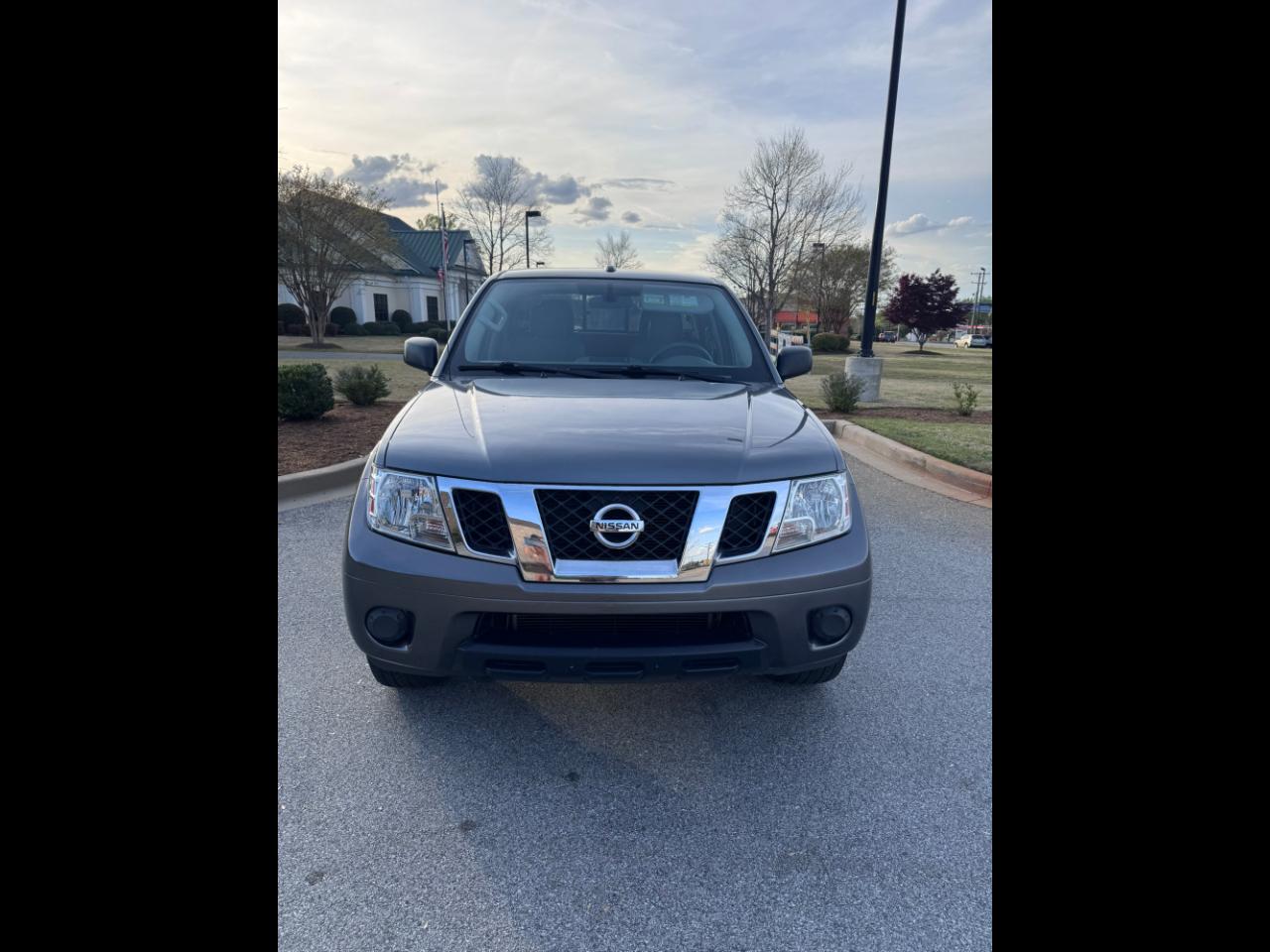 Nissan Frontier 4WD SVE Crew Cab V6 Auto SC SB 2018