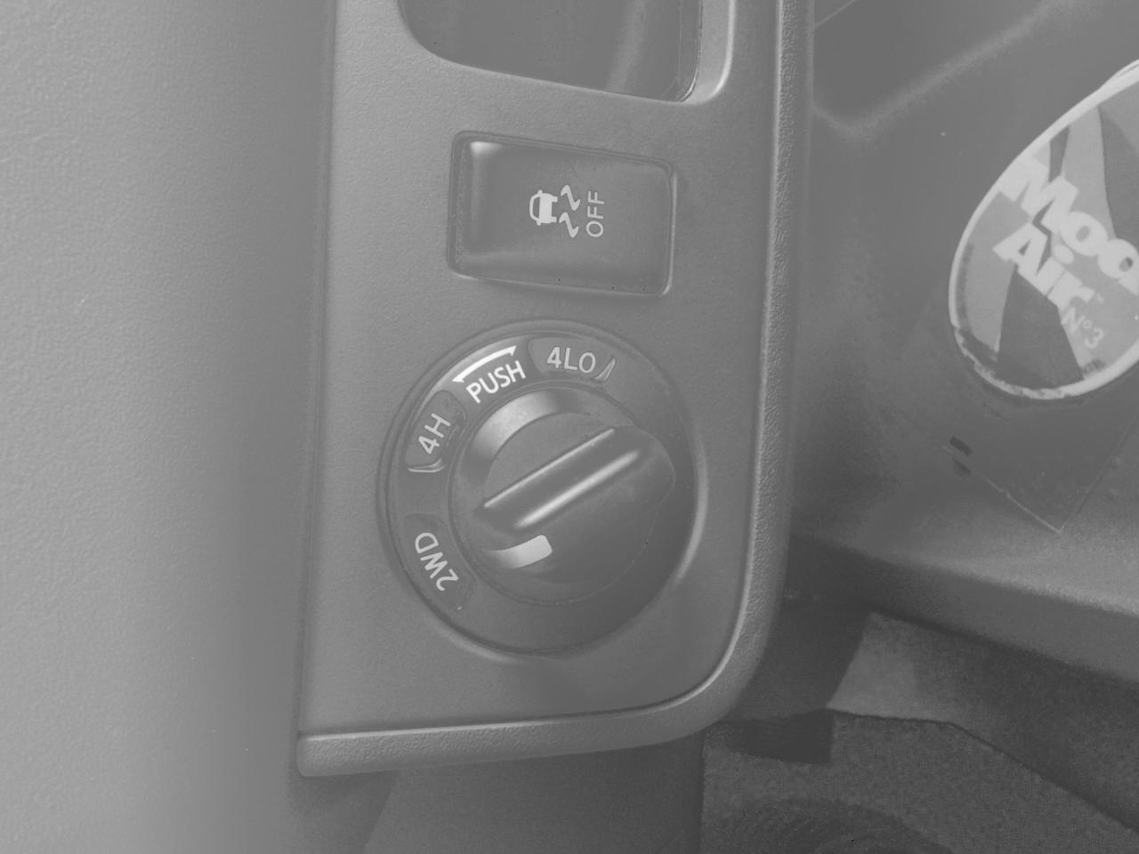 Nissan Frontier 4WD SVE Crew Cab V6 Auto SC SB 2018