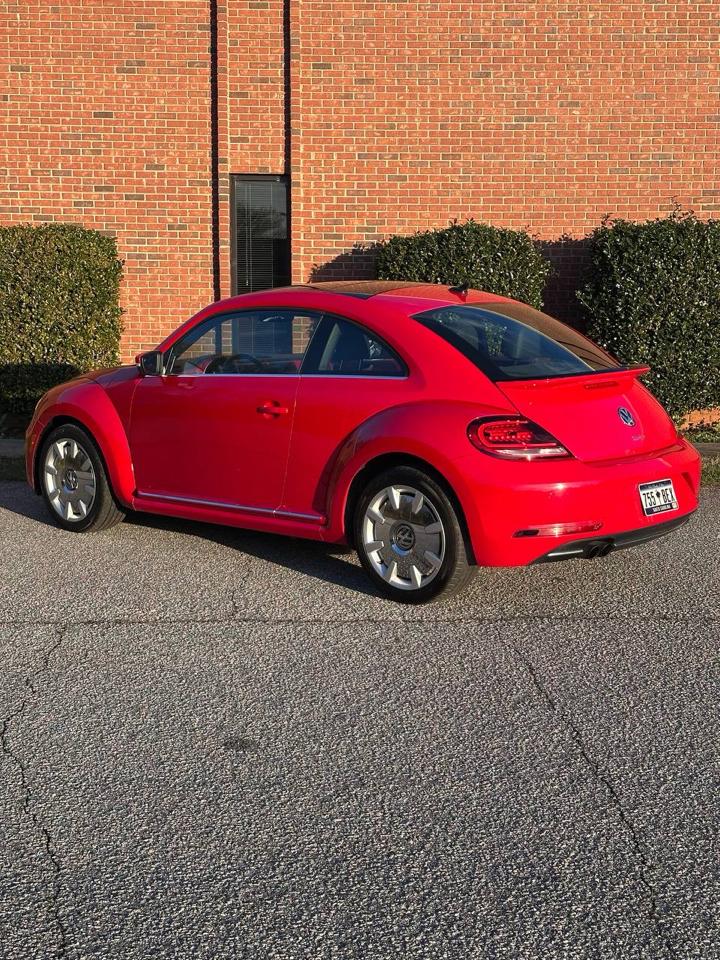 Volkswagen Beetle 2.0T SE 2019