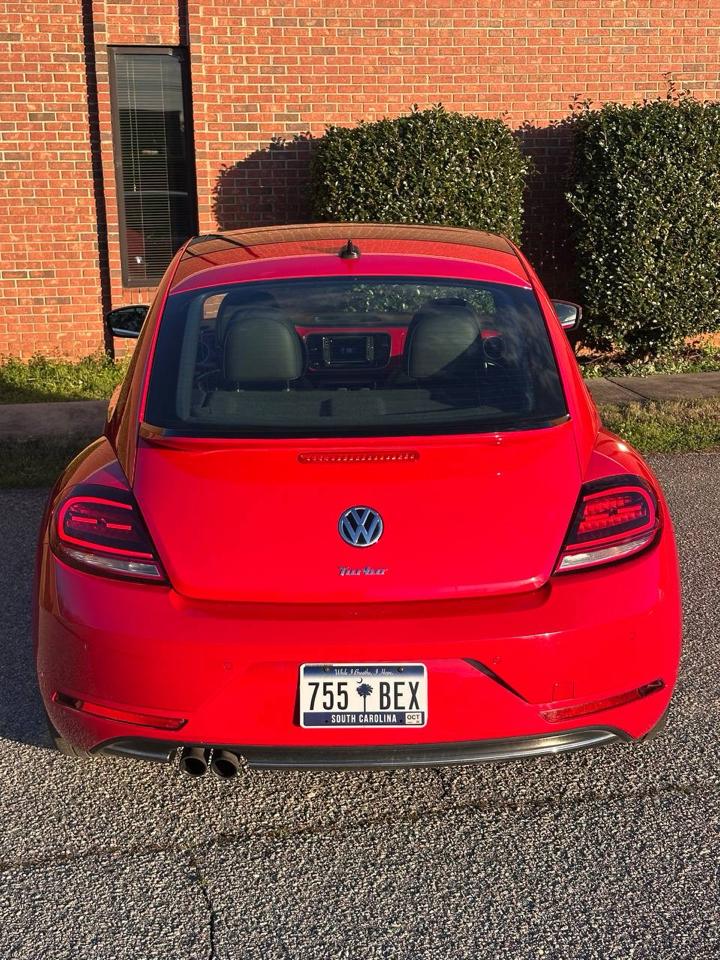 Volkswagen Beetle 2.0T SE 2019