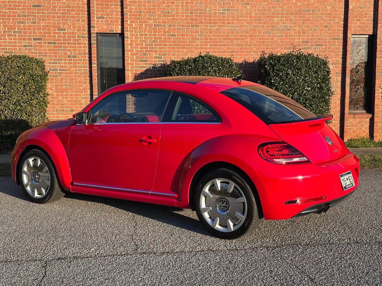 Volkswagen Beetle 2.0T SE 2019